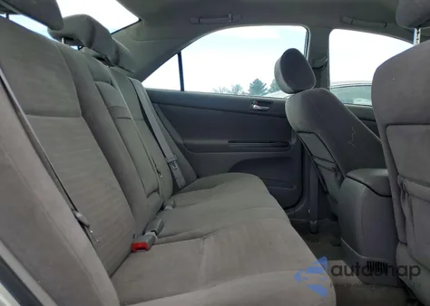 2005 Toyota Camry Le z USA, uszkodzony, nr VIN JTDBE32KX53021597